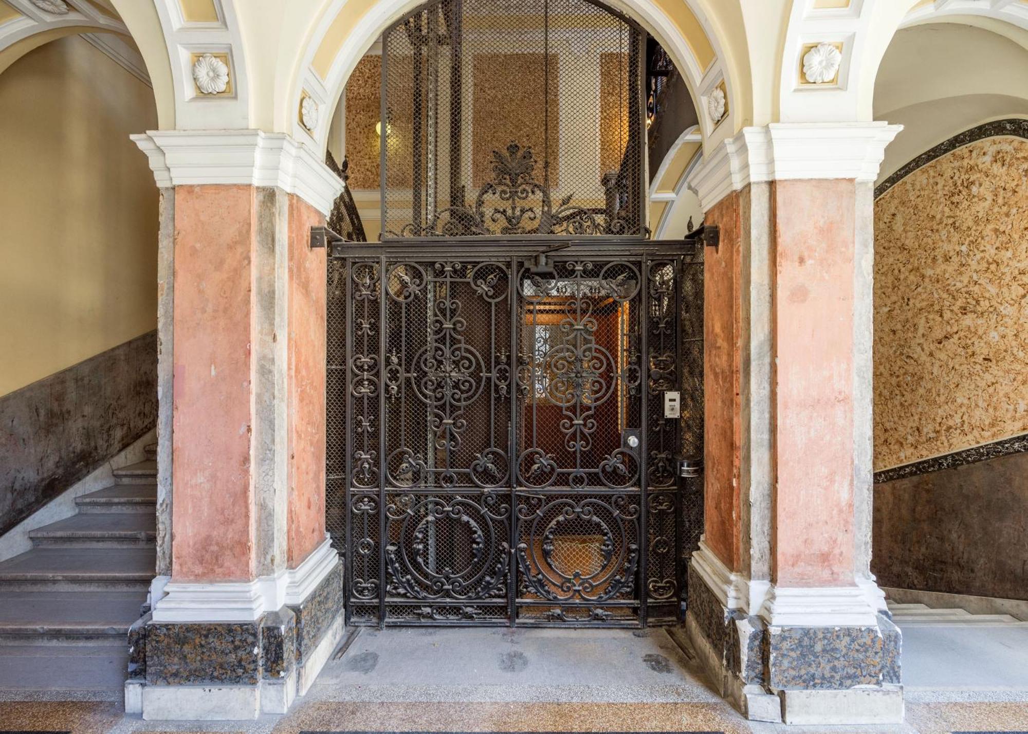 Discover Your Budapest Retreat-Walk To Parliament エクステリア 写真